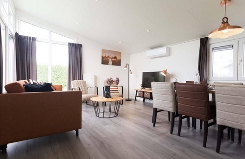 Avenhorn Chalet De Esquí | ✓ Rialto at Park Westerkogge ✓ Holiday home for 6 people ✓ Located in Berkhout (North Holland) ✓ Waterfront holiday resort ✓ Book directly at the resort