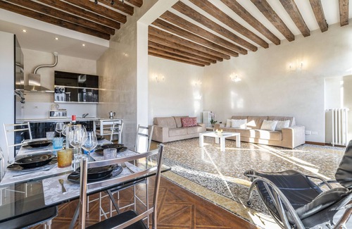 San Polo Apartamento | Rialto Grand Canal by Wonderful Italy