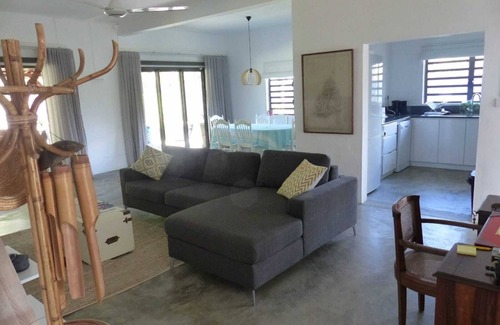 Surinam Casa | Riambel: camping completamente reformado y equipado con acceso directo a la playa.