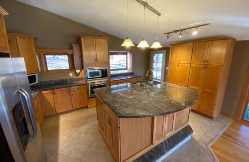 Rib Mountain Casa | Rib Mountain State Park! Ski Granite Peak! Drive to top of hill and ski down!