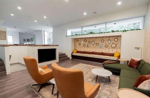 Greenway Plaza-Upper Kirby Casa | Rice Village Retreat - Rooftop deck - Sleeps 12