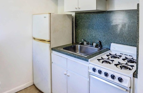 Hollywood Lakes Apartamento | Richards Motel Courtyard