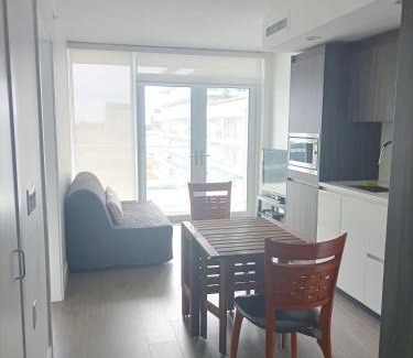 Richmond City Centre Apartamento | Richmond center apartment
