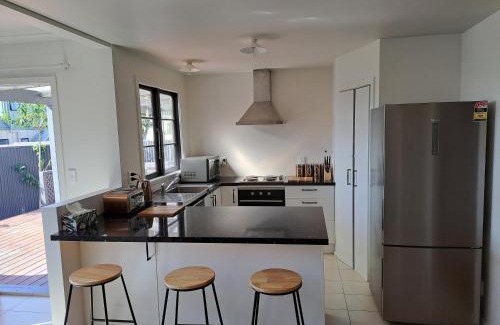 Richmond Casa | Richmond Central 3bdrm House sleeps 7