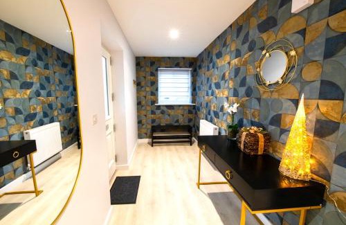 Herne Bay Casa | Richmond Cottage - Brand New 4BR Holiday Home, just 3 minutes from the beach with Pool Table and Free Parking
