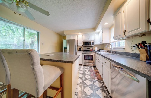 Richmond Heights Casa | Richmond Heights Retreat w/ Patio + Fire Pit!