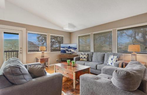 Canyon Lake Casa | Rick's River Haus