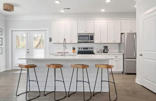Mount Pleasant Casa | Ride The Wave 5 min to Beach 7 min to Dtwn