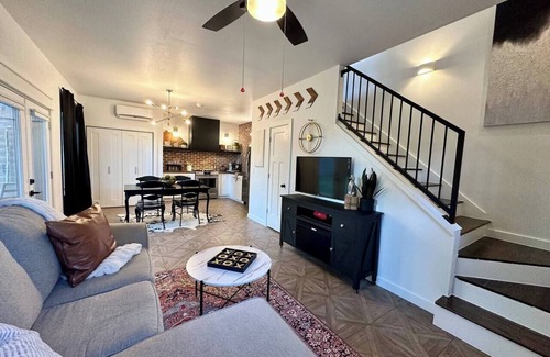 Siloam Springs Casa | Ridge House w/Park & River View