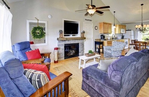 Taylorsville Casa | Ridge Retreat 42 Sleeps 8 + Crib. NEW HOT TUB