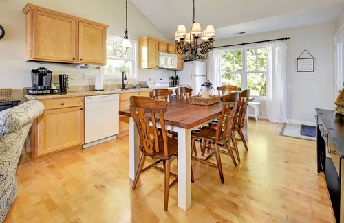 Taylorsville Casa | Ridge Retreat 42 Sleeps 8 + Crib. NEW HOT TUB
