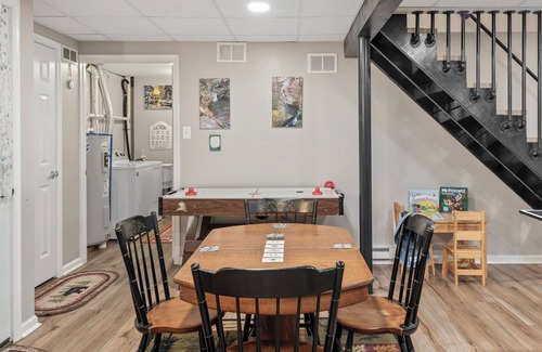 Briar Crest Woods Casa | Ridge Retreat by AvantStay | Game Room, Covered Porch, & Fire Pit!