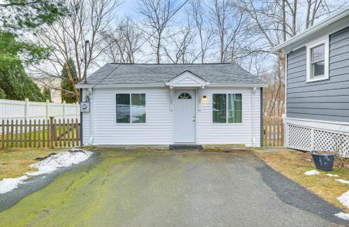 Ridgefield Casa | Ridgefield Cottage Walk to Town and Movie Theater!