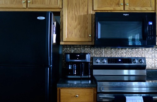 Lenoir Casa | Ridgeline Retreat: Cozy Home with Amazing Mountain Views! Pet Friendly