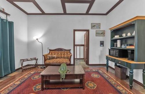 Fredericksburg Casa | Riesling: Pet-friendly, Hot-Tub, 10-Min to Downtown!