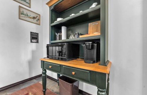 Fredericksburg Casa | Riesling: Pet-friendly, Hot-Tub, 10-Min to Downtown!