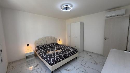 Sarnico Apartamento | Rifugio Elegante a due passi dal Lago - Free Wifi Giardino e AC