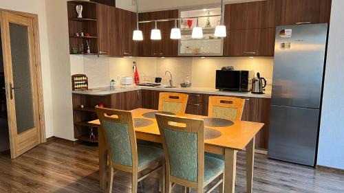 Valmiera Apartamento | RIGA street Apartment 54 entire house
