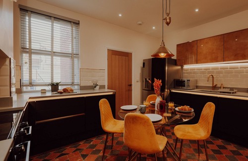 Doncaster Casa | Rigg House - 2 bedroom 2 bathrooms sleeps 6