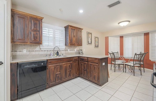 Midland Casa | Right At Home-Midland's Most Marvelous with Pool