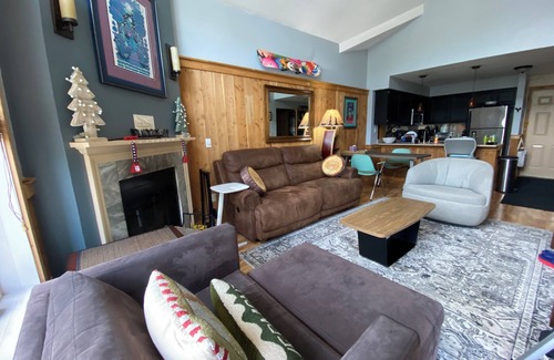 Killington Condominio | Right at the base of Pico, elevator building, Ski In Ski Out!