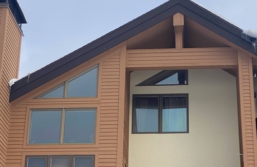 Killington Condominio | Right at the base of Pico, elevator building, Ski In Ski Out!