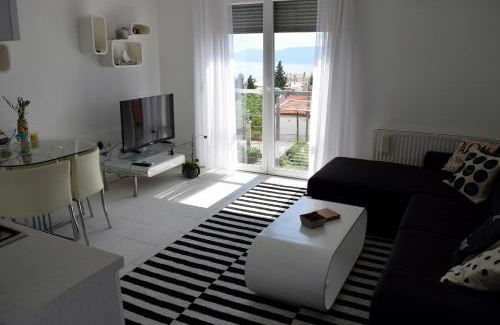Rijeka Apartamento | Rijeka - Charming apartment with Sea View and Private Parking
