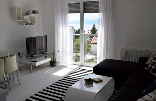 Rijeka Apartamento | Rijeka - Charming apartment with Sea View and Private Parking