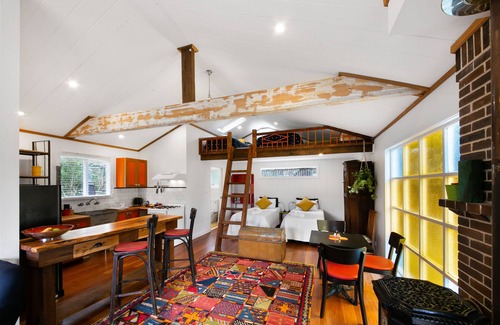 Katoomba Cabina | Riley's Retreats - Eclectic Mountain Cabin