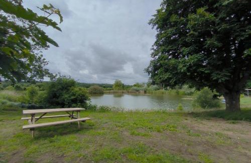 Jorl Casa | Rimmelsberg - moderne Ferienwohnungen mit Blick auf den hauseigenen See
