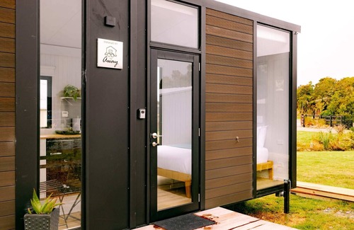 Hokitika Casa | Rimu View 1 by Tiny Away