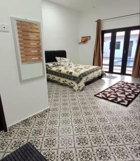 Manir Casa | Rina Homestay 2