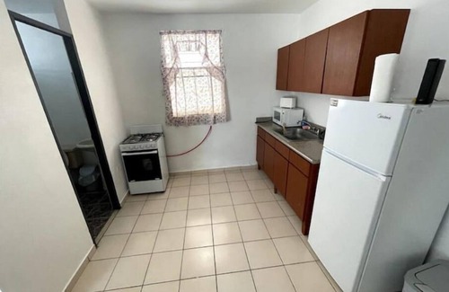 3ra Seccion Apartamento | Rincón frente al lago Levittown