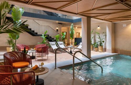 Triana Casa | Rincones de Lola - Castilla 91 - Shared jacuzzi