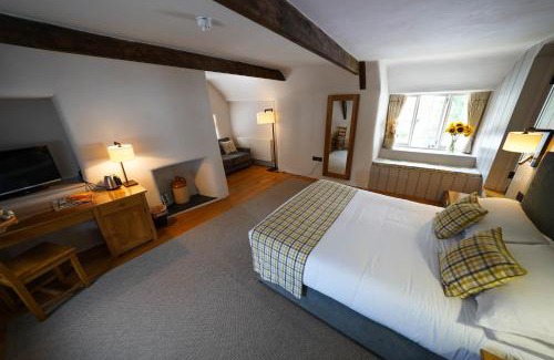 North Bovey Hotel | Ring of Bells Inn
