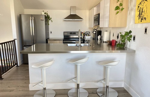 Curtis Park Apartamento | RiNo Does it Better - Modern Apartment - Sleeps 4, Free Parking