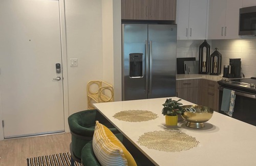 West Colfax Apartamento | RiNo Skyline Utopia! - Luxury Amenities - 20% Review Discount