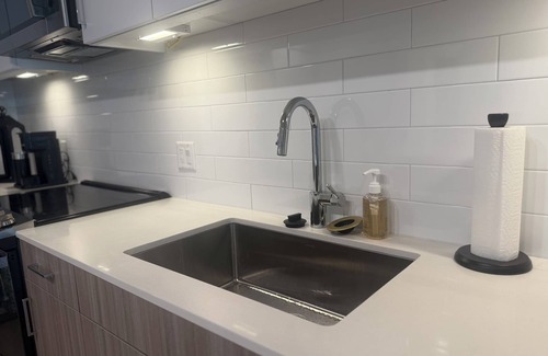 West Colfax Apartamento | RiNo Skyline Utopia! - Luxury Amenities - 20% Review Discount