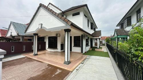 Taman Rinting Casa | Rinting Masai Semi-D Snooker Ping Pong 6R 20 Paxs