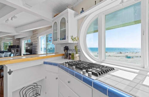 Rio del Mar Casa | Rio Del Mar Boathouse - steps from the beach