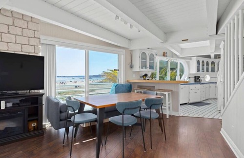 Rio del Mar Casa | Rio Del Mar Boathouse - steps from the beach