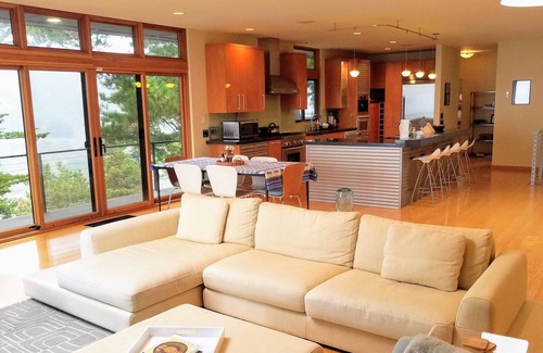 Albion Casa | Rio Luna - Where the Majestic Navarro River Meets the Rugged Pacific Ocean
