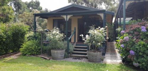 Foster Casa | Ripplebrook Country Cottage