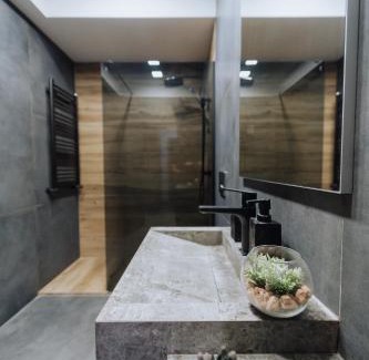 Riscani Apartamento | Riscani 1BR Steps to Kaufland and Main Street