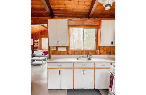 Fort Erie Cabaña | Rise & Pine at our Secluded Crystal Beach Cottage