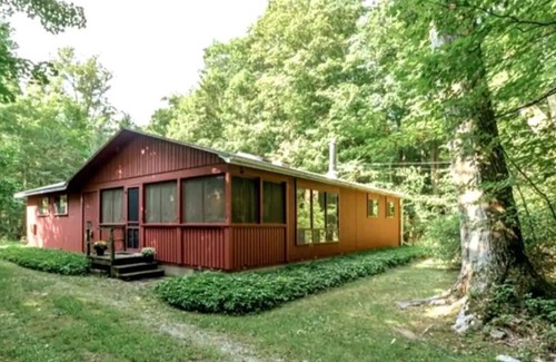 Fort Erie Cabaña | Rise & Pine at our Secluded Crystal Beach Cottage