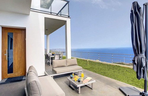 Gaula Casa | Rising Sun Villa by LovelyStay