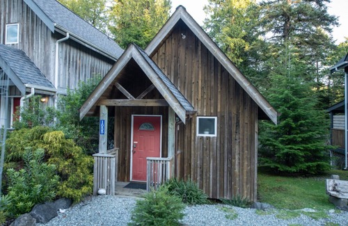 Ucluelet Cabina | Rising Tide Cabin near Little Beach
