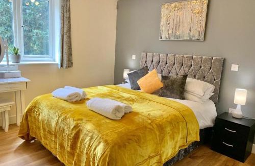 Oxford Apartamento | Risinghurst, Oxford, an ENTIRE 2beds, 2bathrooms, free Wi-Fi, Free Parking