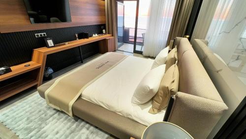 Kemalpasa Hotel | Risus Park Hotel & Restaurant